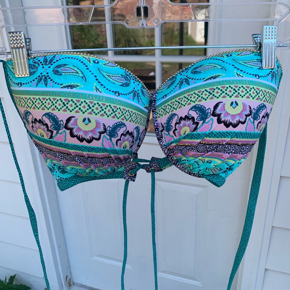 Bikini top— 38D